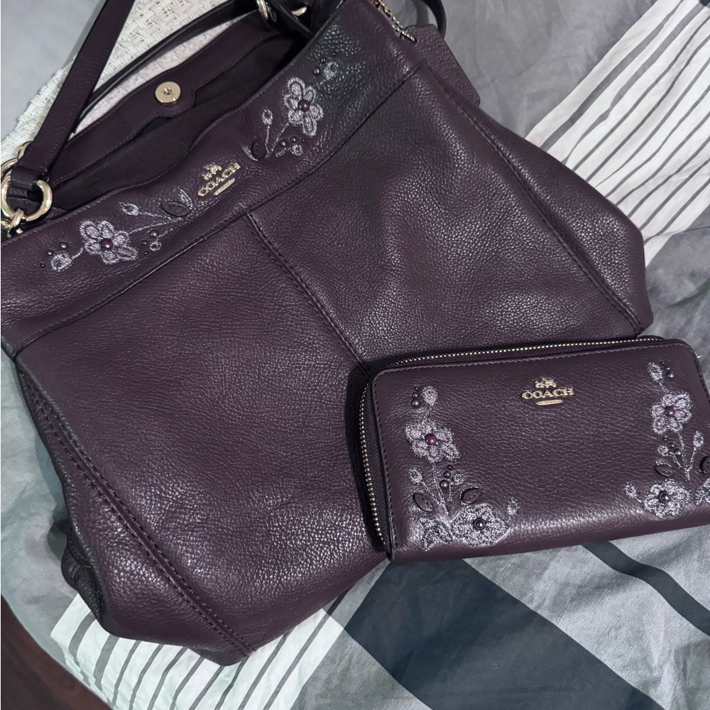 Coach Lexy shoulder bag inpebble leather(brown) Floral embroidery and Wallet Set